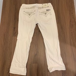 White Buckle Miss Me cuffed capri jeans